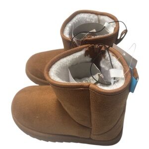 Cozy kids Brown Faux Fur Lined Boots 9/10